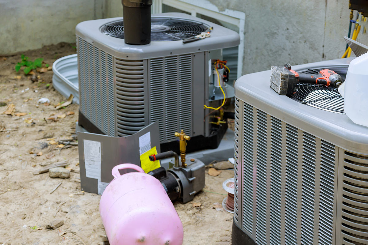 outdoor air conditioner unit getting filled up with freon