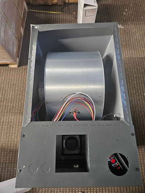 Scratch and Dent 80,000 BTU 80% AFUE Downflow/Horizontal Single Stage Goodman Gas Furnace Model GD9S800804BN-2412403129