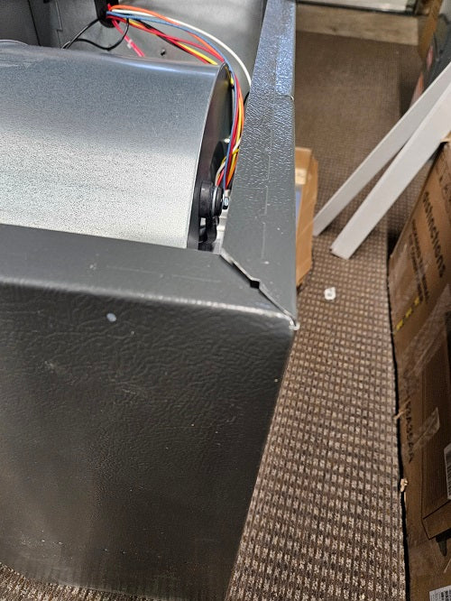 Scratch and Dent 60,000 BTU 80% AFUE Downflow/Horizontal Single Stage Goodman Gas Furnace Model GD9S800603AN-2501210610