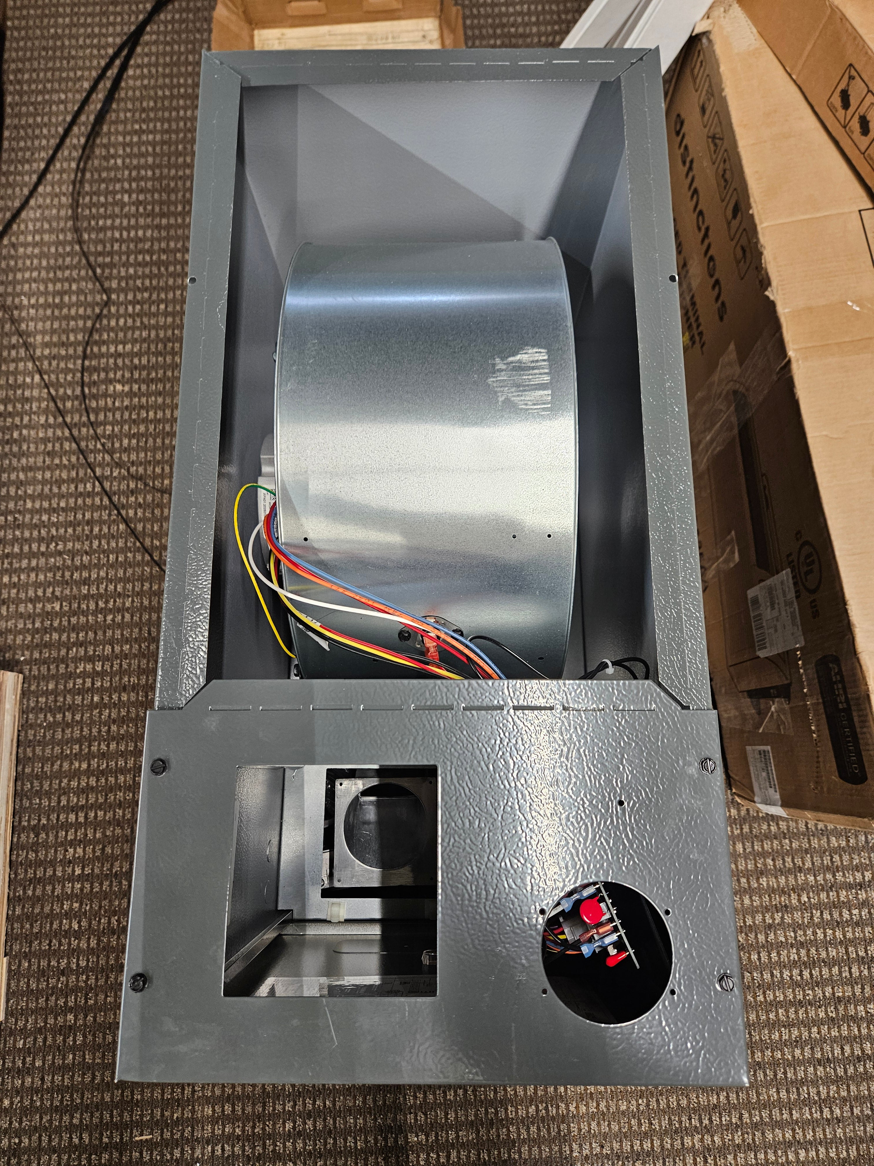 Scratch and Dent 60,000 BTU 80% AFUE Downflow/Horizontal Single Stage Goodman Gas Furnace Model GD9S800603AN-2501210610