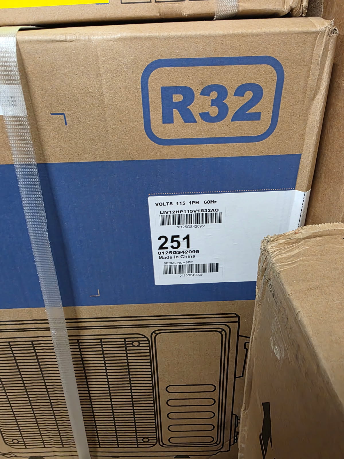 Scratch and Dent Gree Livo 12,000 Btu 19 SEER2 R-32 Single Zone Ductless Mini Split Heat Pump System (115V) Model LIV12HP115V1R32AO & LIV12HP115V1R32AH