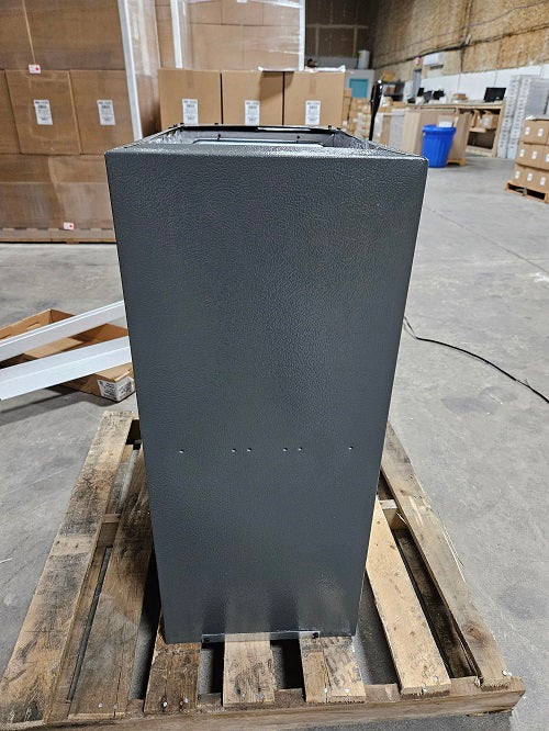 Scratch and Dent Goodman 80% AFUE 60,000 BTU Single Stage Gas Furnace - Upflow/Horizontal - 14" Cabinet MODEL GM9S800603AN-23080370400