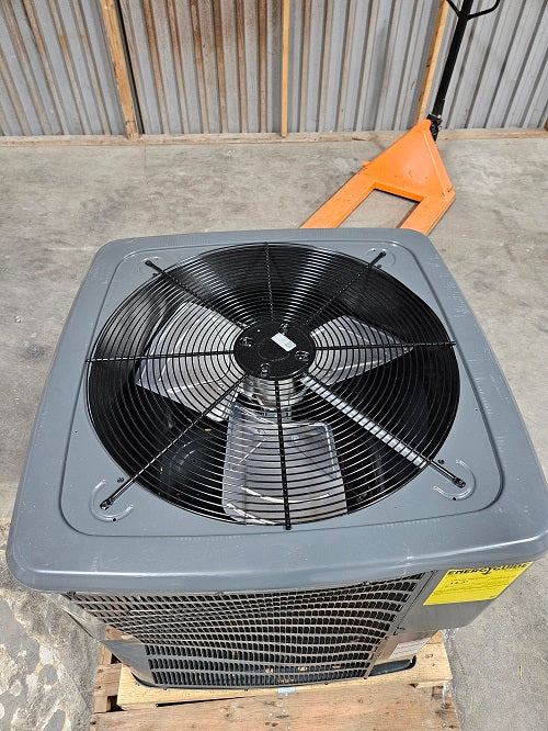Scratch and Dent Goodman 3 Ton 14.3 SEER2 Single-Stage Air