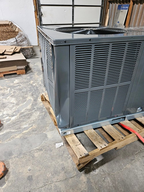 Scratch and Dent Goodman 2 Ton 13.4 SEER2 Self-Contained Horizontal Package Heat Pump MODEL GPHH32441-2312133693