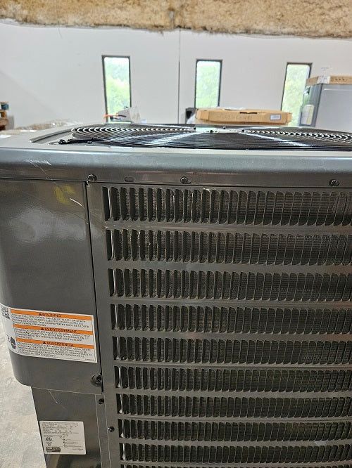 Scratch and Dent Goodman 3 Ton 15.2 SEER2 Single-Stage Air Conditioner Condenser Model GSXH503610-2313171842