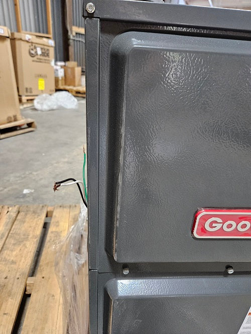 Scratch and Dent Goodman 96% AFUE 100,000 BTU 2-Stage Low NOx Gas Furnace - Upflow/Horizontal - 1,600 CFM Model GM9C961004CN -2202294024