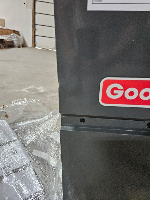 Scratch and Dent Goodman 80% AFUE 60,000 BTU Single Stage Gas Furnace - Downflow/Horizontal MODEL GC9S800603AN-2404015052